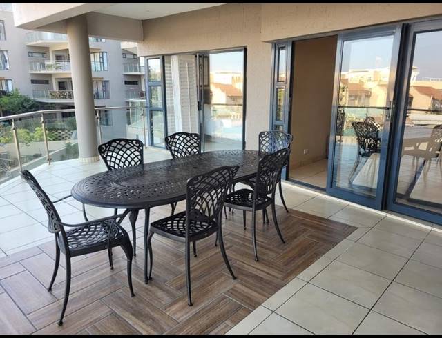 3 BEDROOM APARTMENT FOR SALE IN MARGATE BEACH